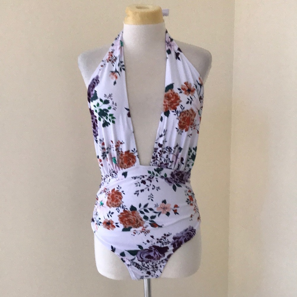 NWT! CUPSHE size large white floral one piece swimsuit